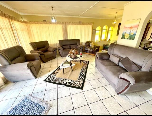 4 BEDROOM HOUSE FOR SALE IN QUELLERIE PARK